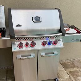 Napoleon P500RSIBPSS-3 Prestige 500 RSIB Propane Gas Grill, sq. in + Infrared Si